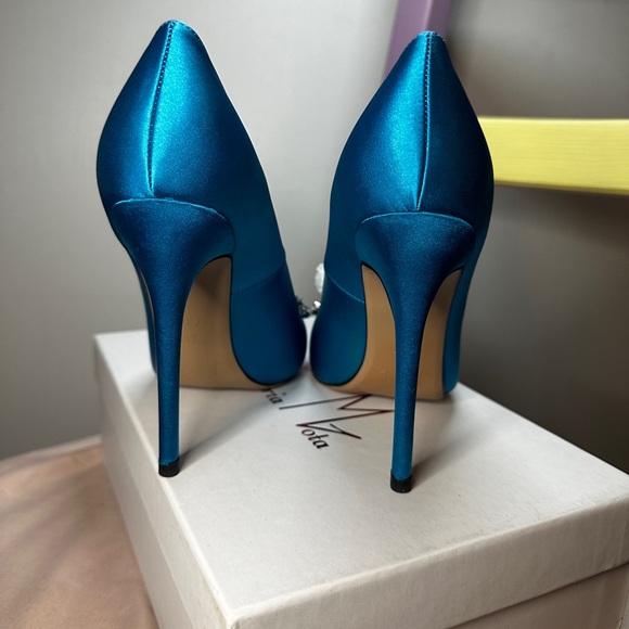 100% Vegan Blue Sateen High Heel with Multi-Shape Jewels - Picture 3 of 9
